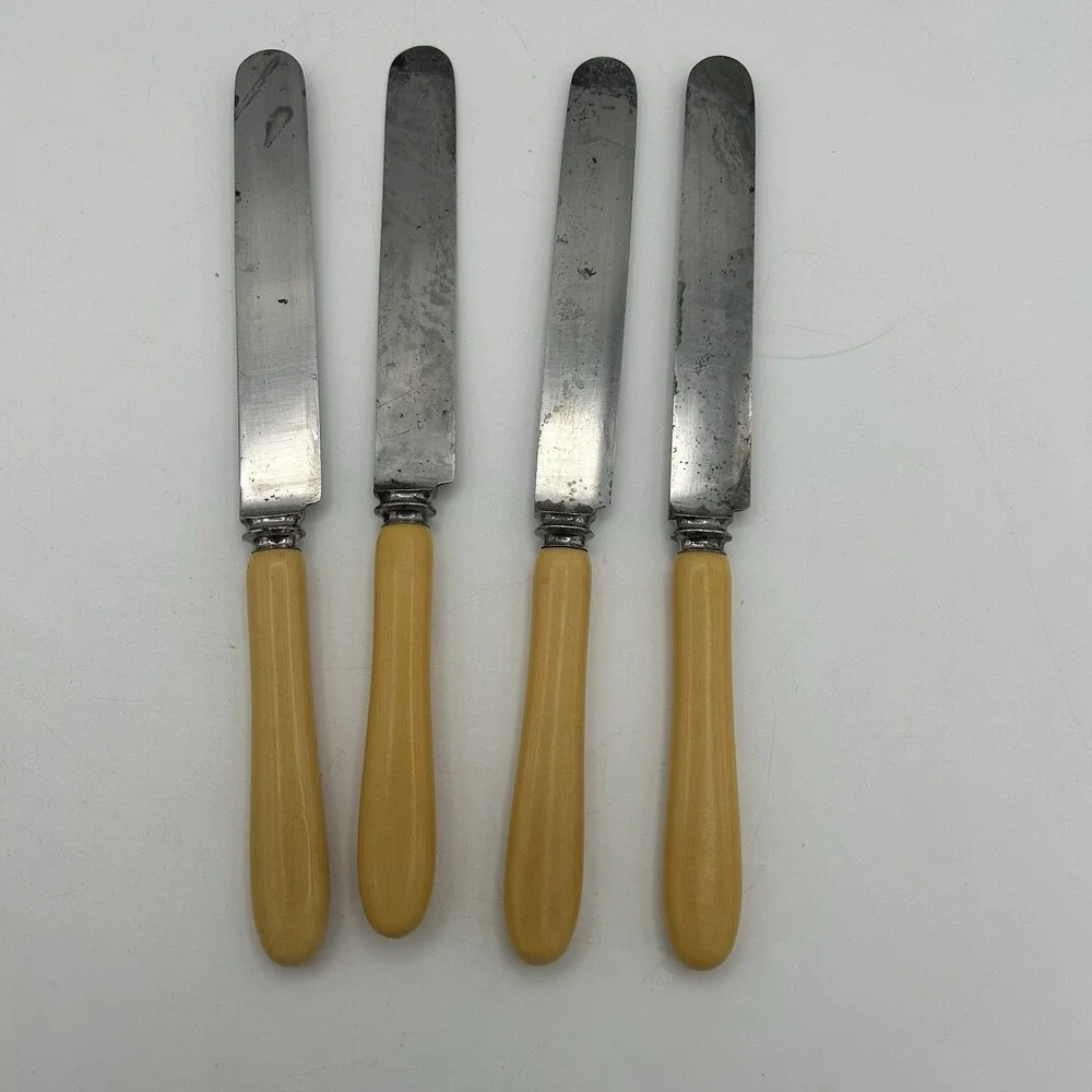 Vintage‎ Landers, Frary & Clark Butter Knife Set (4)